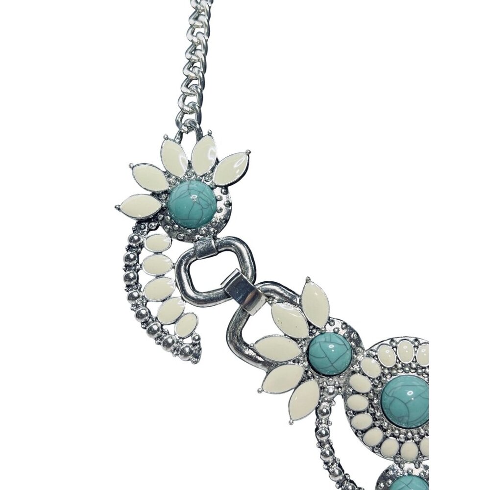 Avon Silver Tone White Enamel And Faux Turquois Statement Necklace (6160) - Picture 3 of 8
